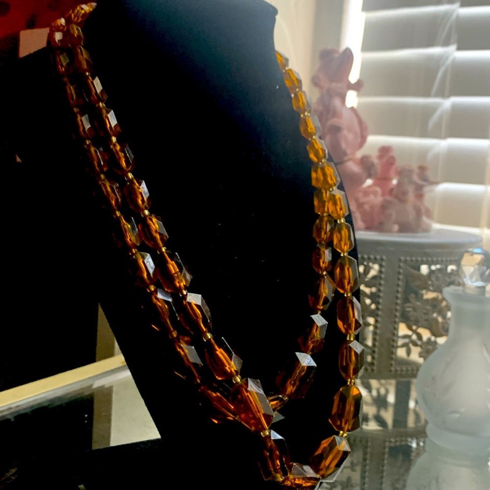 Vintage 1950s-60s Amber colored costumes jewelry Necklace.